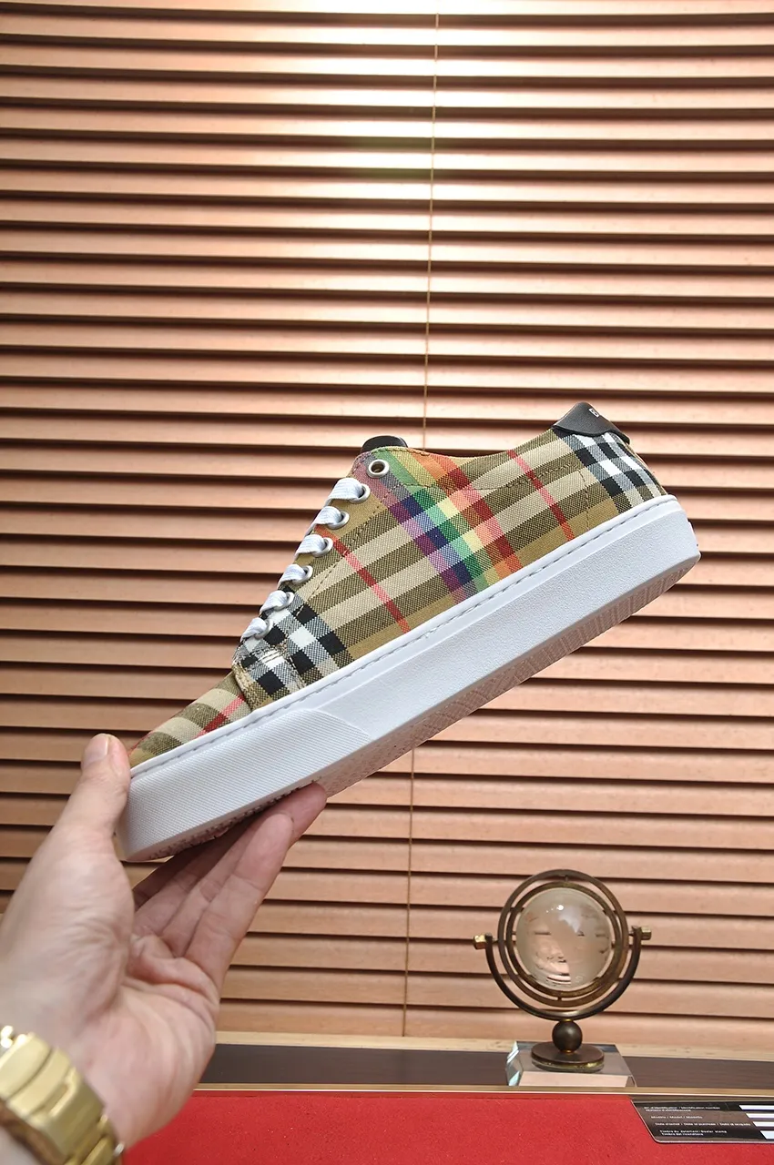 Men's shoes💰480💶[Burberry] (cowhide lining) classic low-top sneakers｜Imported cowhide with classic plaid fabric｜Cow leather lining｜Original outsole｜Fine workmanship and comfortable to wear Size: 38-44 (customized at 45)